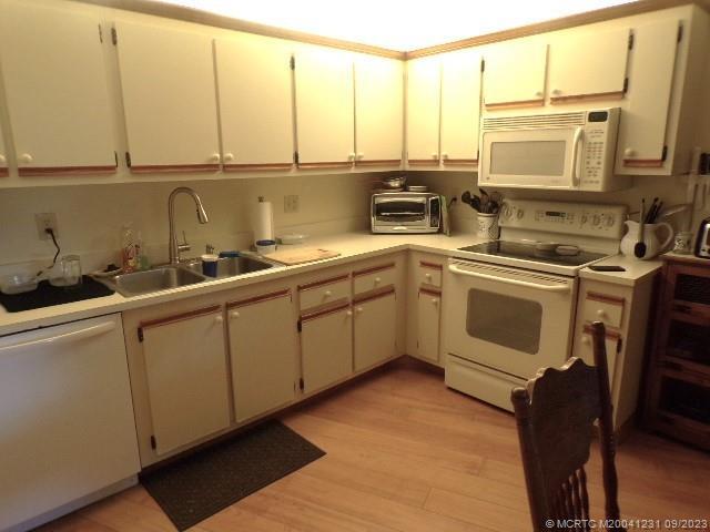 Foto del edificio - 2055 NE Collins Cir