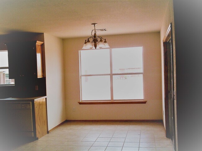 Foto del edificio - 715 E Elder Ln