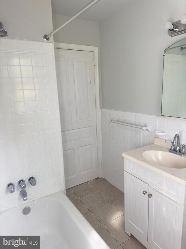 9214 West Chester Pike, Upper Darby, PA 19082 Townhome Rentals in