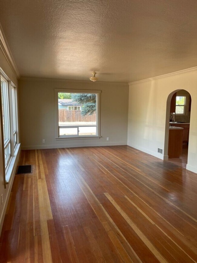 Foto del edificio - Westside gem! Located next to The Lot!