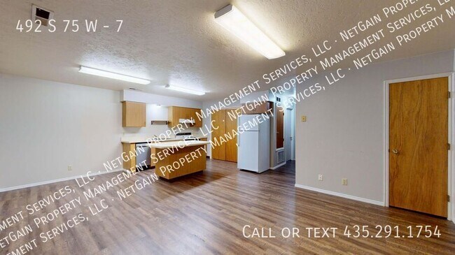 Foto del edificio - 492 S 75 W