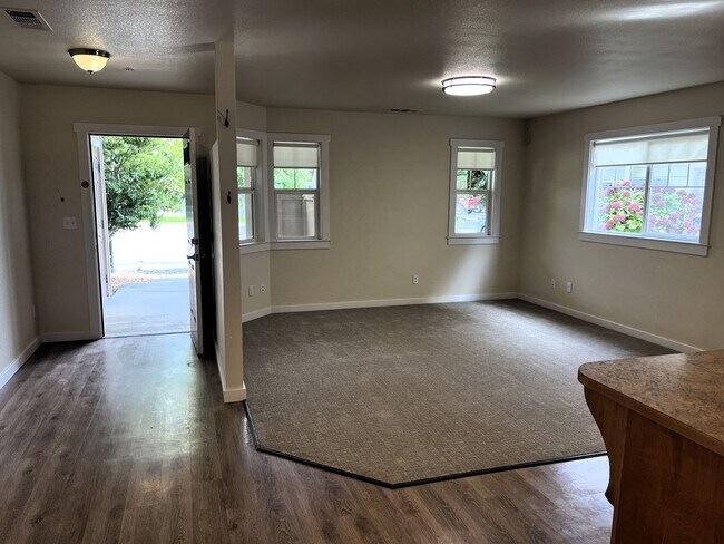 Foto del edificio - Senior Living Community (55+) - Standalone...