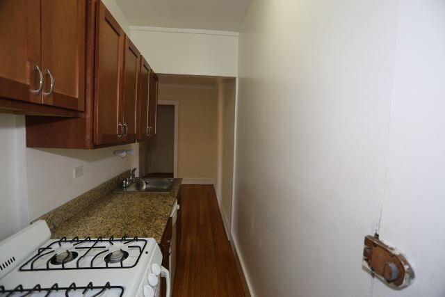 Foto del edificio - 836 W Cornelia Ave