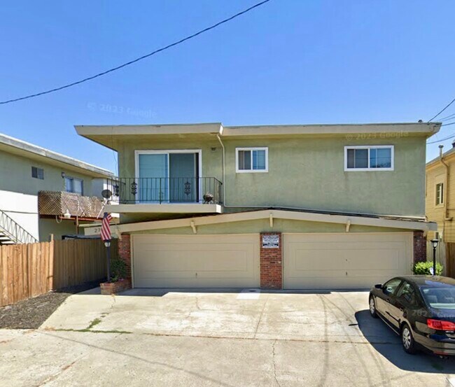 Building Photo - 2724 Octavia St