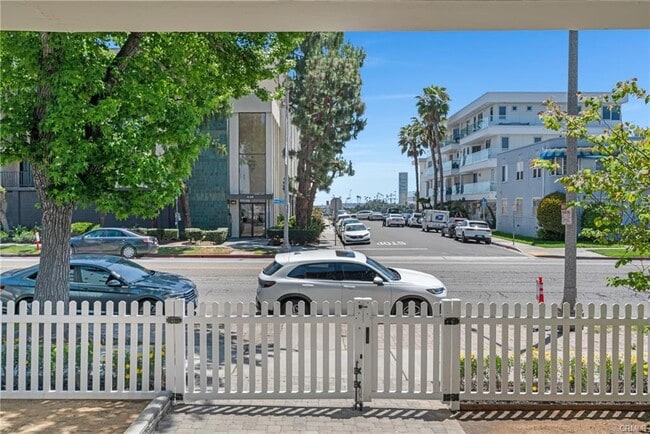 Building Photo - 1123 E Ocean Blvd