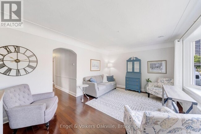 Building Photo - 1354 Ontario St