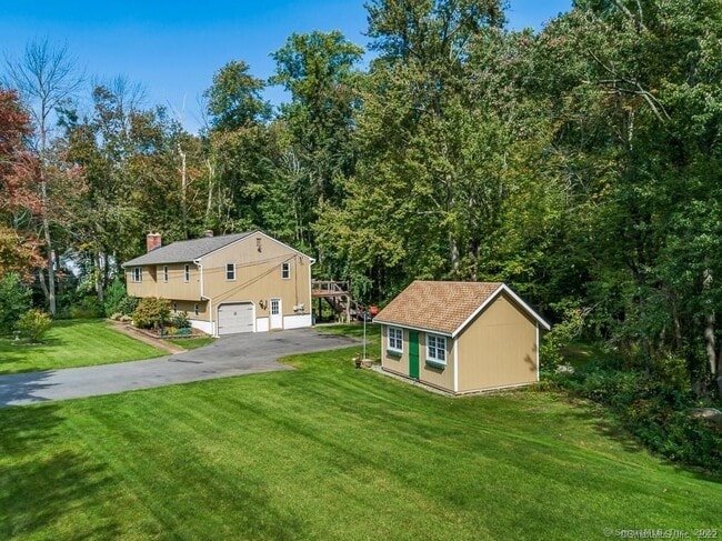 Building Photo - 40 Crestwood Dr