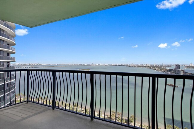 Building Photo - 1756 N Bayshore Dr