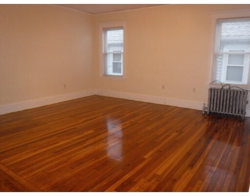 Building Photo - 124 Nichols Ave
