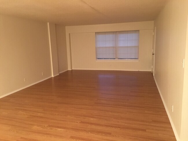 Living room - 7680 Tremayne Pl