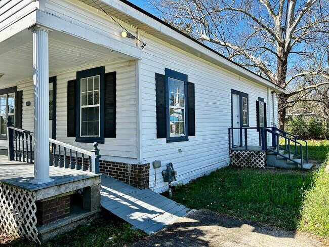 Foto del edificio - 721 N Texas St