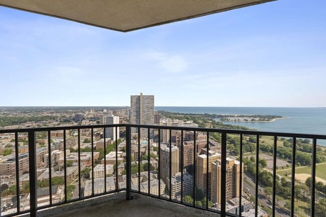Building Photo - 1 bedroom in Chicago IL 60613