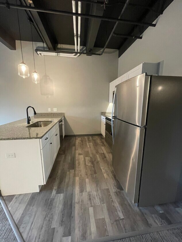 Foto principal - 712 Commercial St