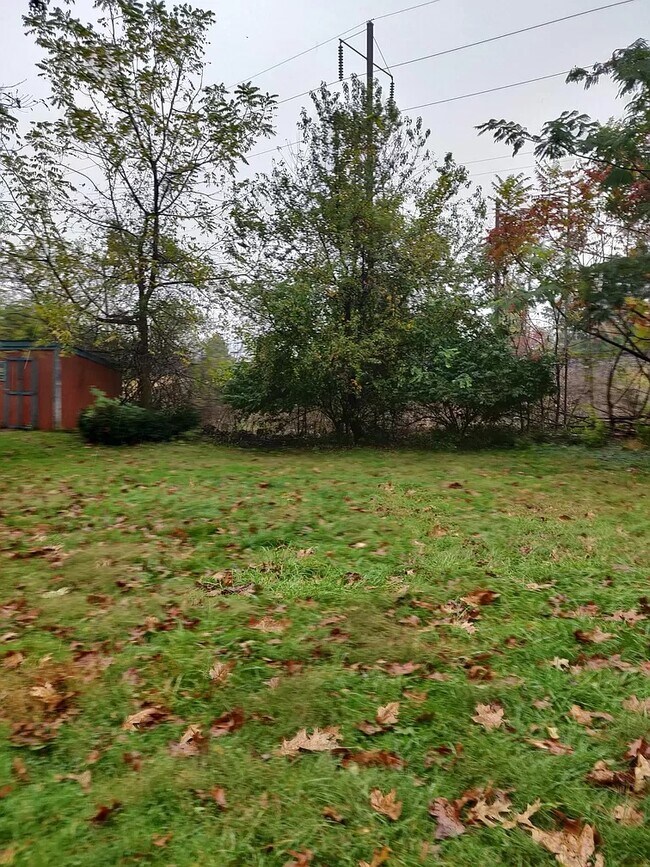 Building Photo - 3151 Hazelwood Ave