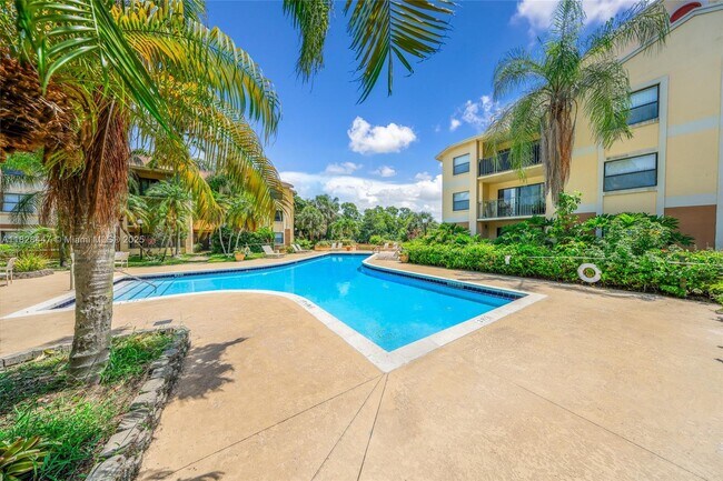 Foto del edificio - 9999 Summerbreeze Dr