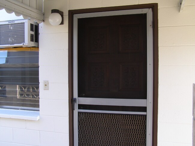 Building Photo - 1748 Huli St