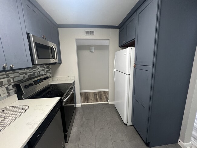 Foto del edificio - 3350 Altamont Rd