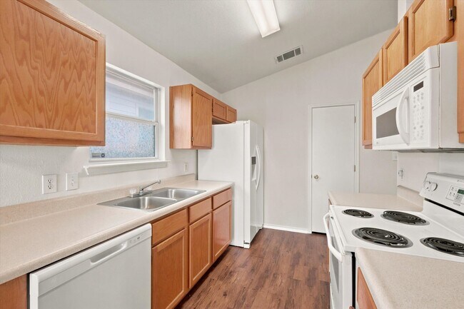 Building Photo - 6918 Sandy Point Dr