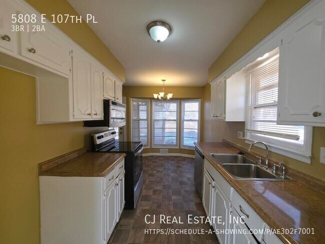 Building Photo - 5808 E 107th Pl