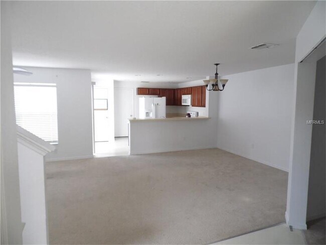 Building Photo - Available November 1st! Charming 3/2.5 tow...