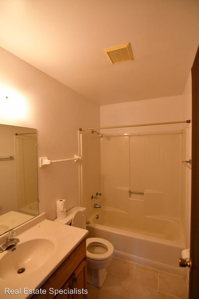 Foto del edificio - 2086 Townline Rd
