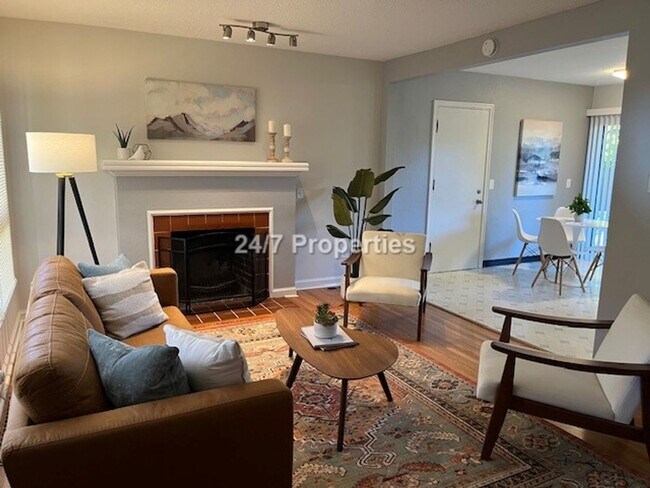 Foto del edificio - 2BD/1BA Portland Home - Fully Fenced Backy...