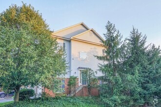 Building Photo - 12560 Royal Wolf Pl