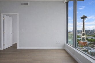 Building Photo - 2510 6th Ave