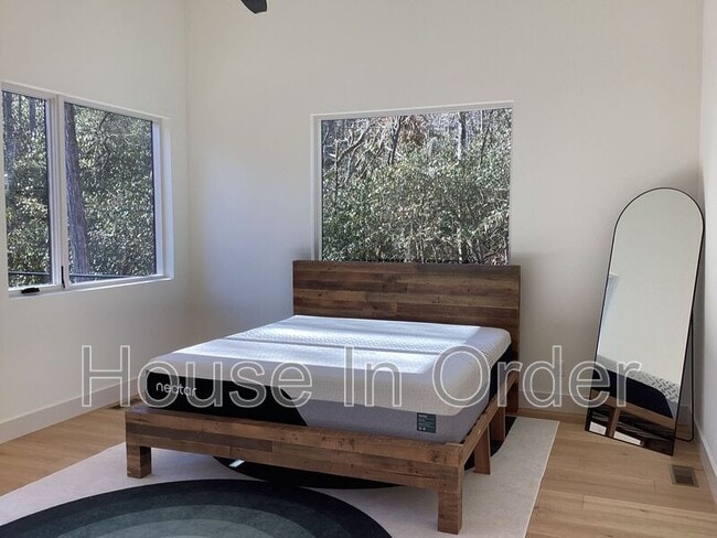 Foto del edificio - 170 Mountain Laurel Ln