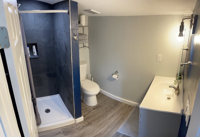 Foto del edificio - 708 11th Ave W