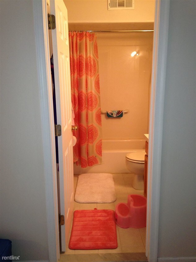 Primary Photo - 44 Dewitt Ln