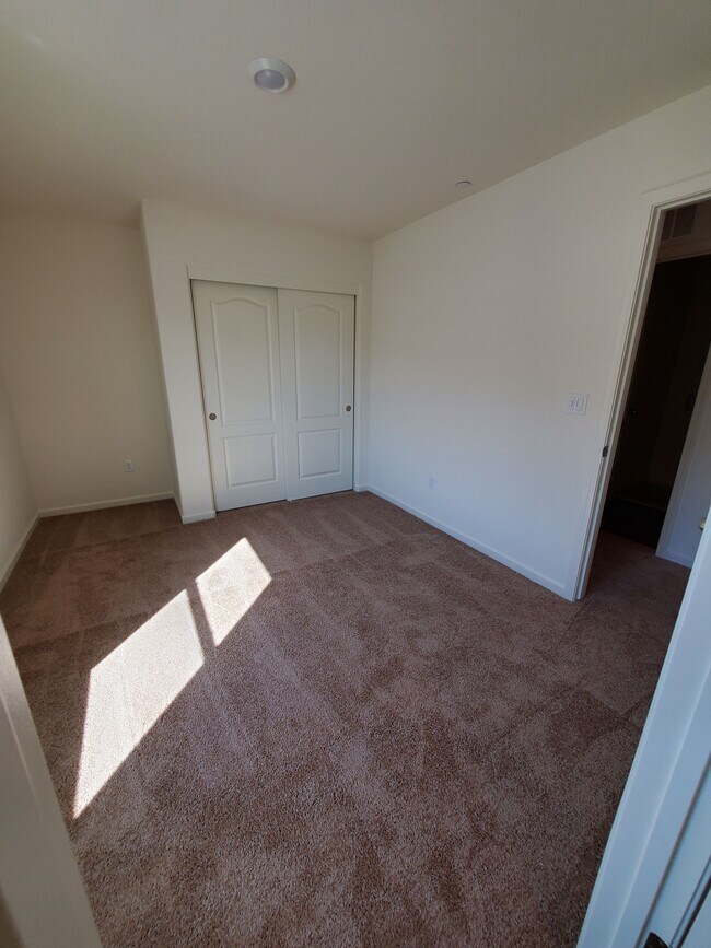 Foto del edificio - 5540 Remington Way