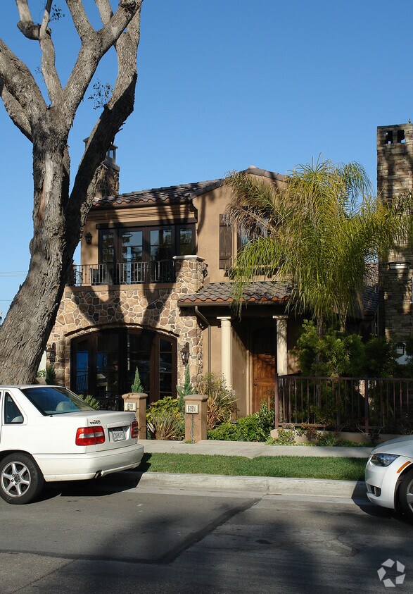 Primary Photo - 619 Poppy Ave