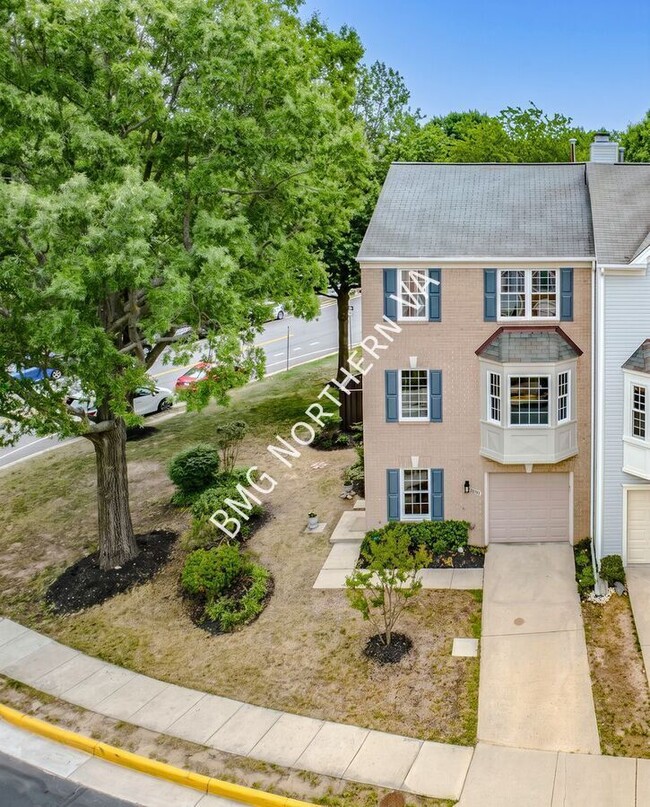 Building Photo - 6001 Keble Dr