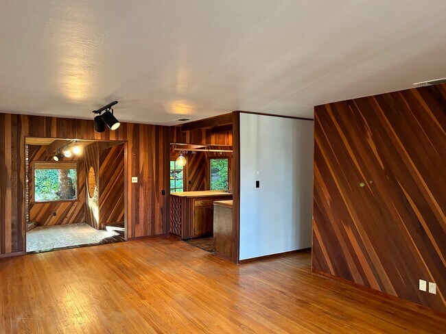 Foto del edificio - Charming 3 Bedroom Cottage in Old Fair Oaks