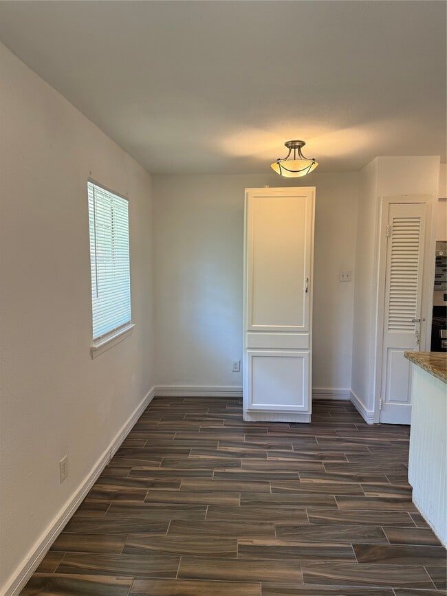 Building Photo - 8920 Duane St