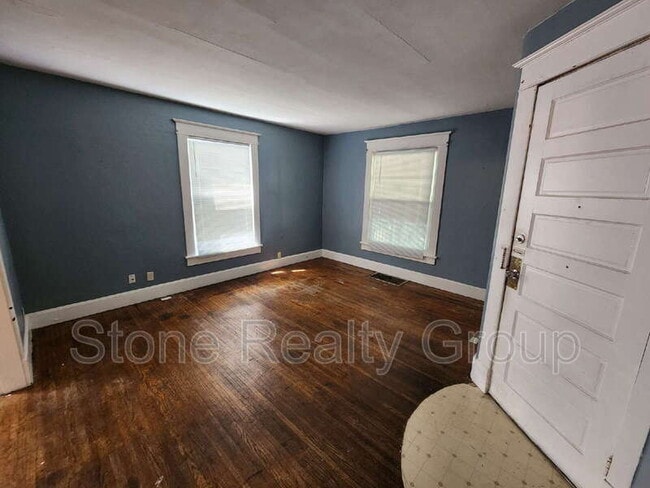 Building Photo - 1208 S 7th St
