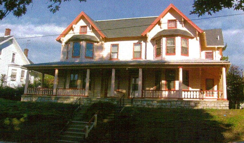 Primary Photo - 541 E Chestnut St