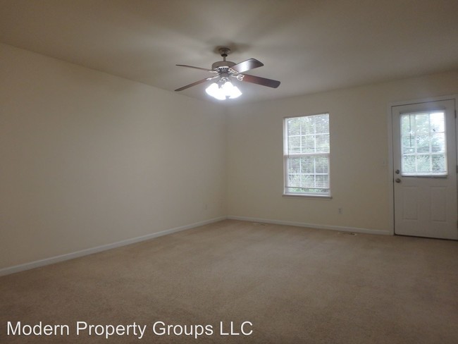 Building Photo - 1409-1411 Hickam Dr