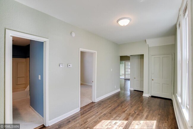 Building Photo - 813 Capitol Heights