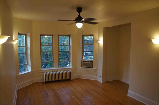 Building Photo - 1405 W Highland Ave