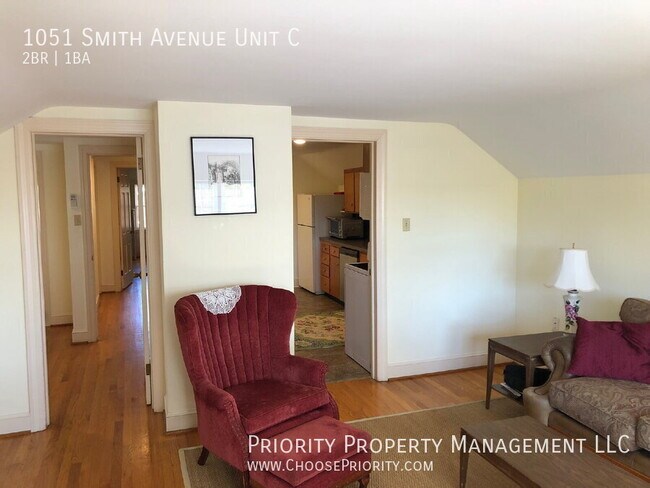 Foto del edificio - 1051 Smith Ave