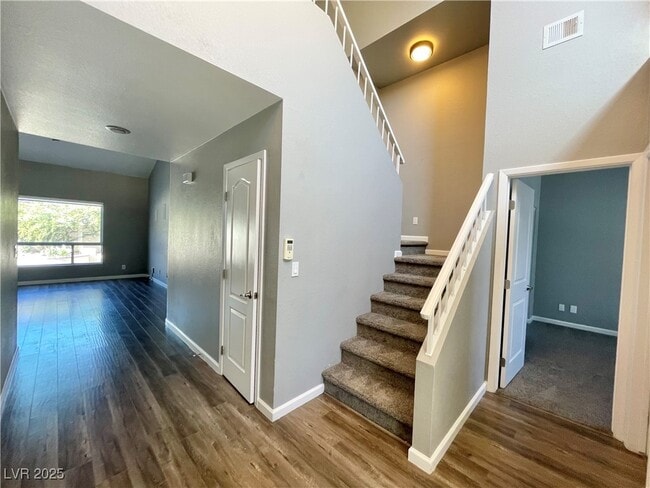 Building Photo - 9440 Rolling Ridge Ln