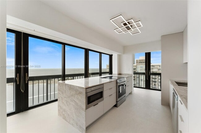 Building Photo - 2333 Brickell Ave