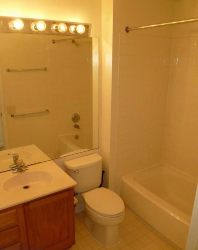 Building Photo - 8218 Catbird Cir