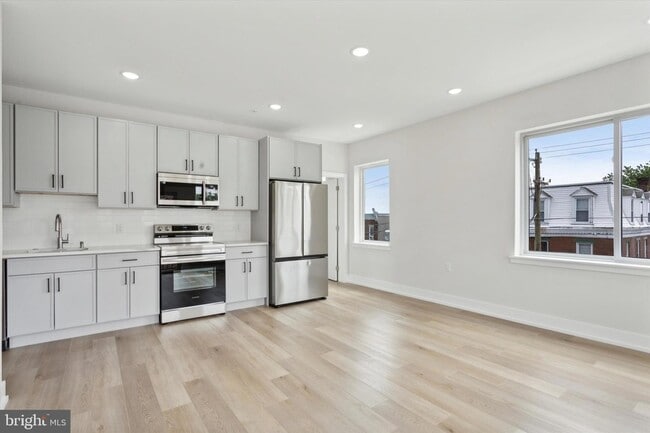 Foto del edificio - 401 E Walnut Lane Unit 211