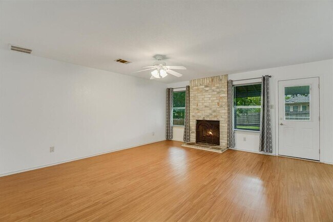 Foto del edificio - 13917 Maricella Ln