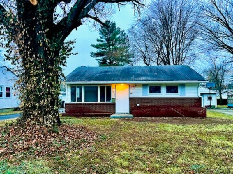 1402 Mark Trail Rd, Louisville, KY 40242 House Rental in Louisville