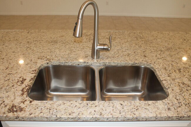 Foto del edificio - 7111 W Jadewood Ln