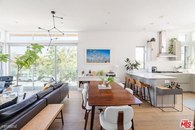 Foto del edificio - 3 br, 3.5 bath House - 3101 S Dakota Dr